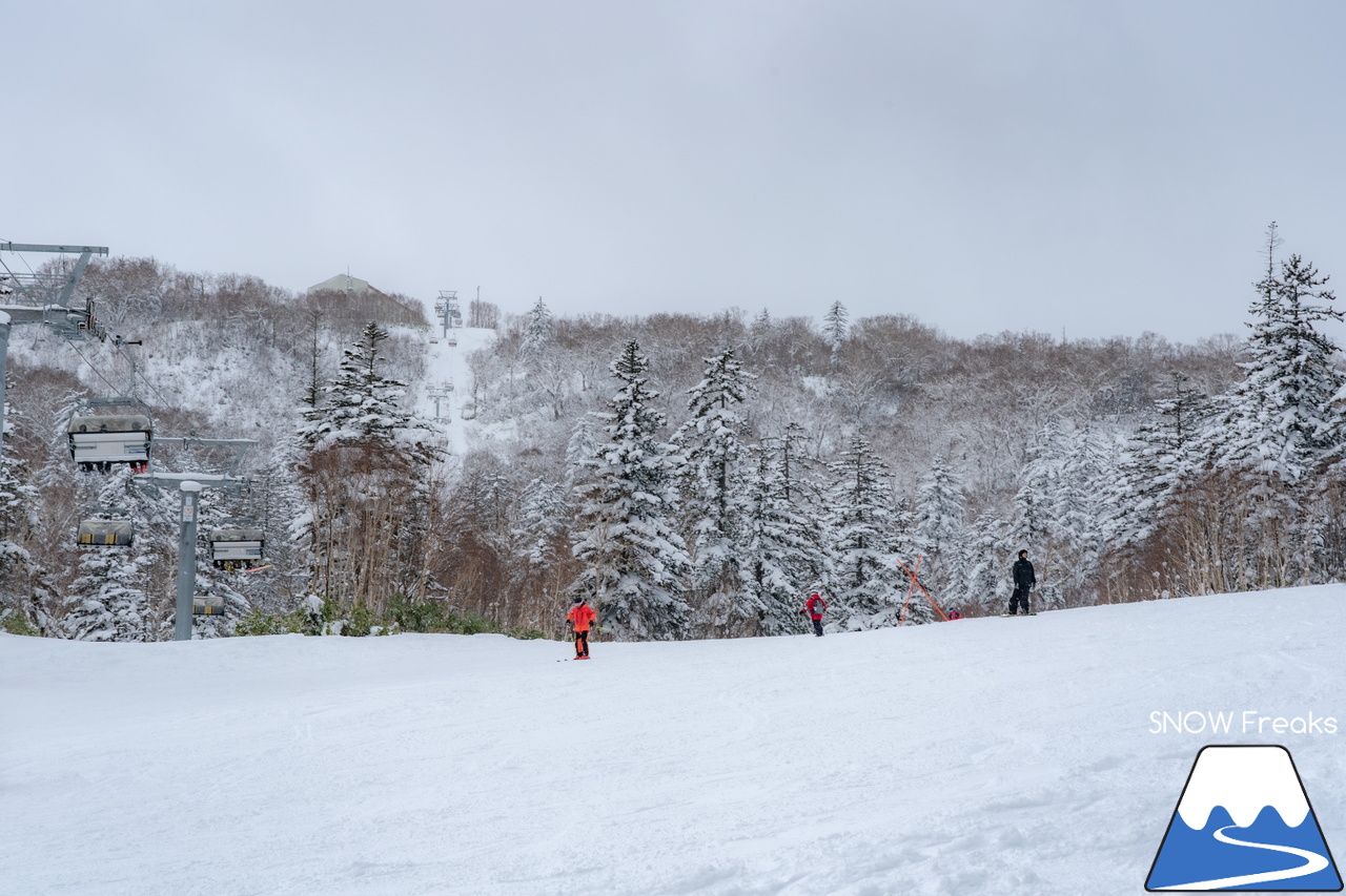 札幌国際スキー場｜オープン日からたった３日で全面滑走可能！広々ゲレンデで快適な初滑りを楽しみましょう♪そして、夜は『ARC'TERYX WINTER FILM TOUR SAPPORO』in サッポロファクトリー(^_-)-☆